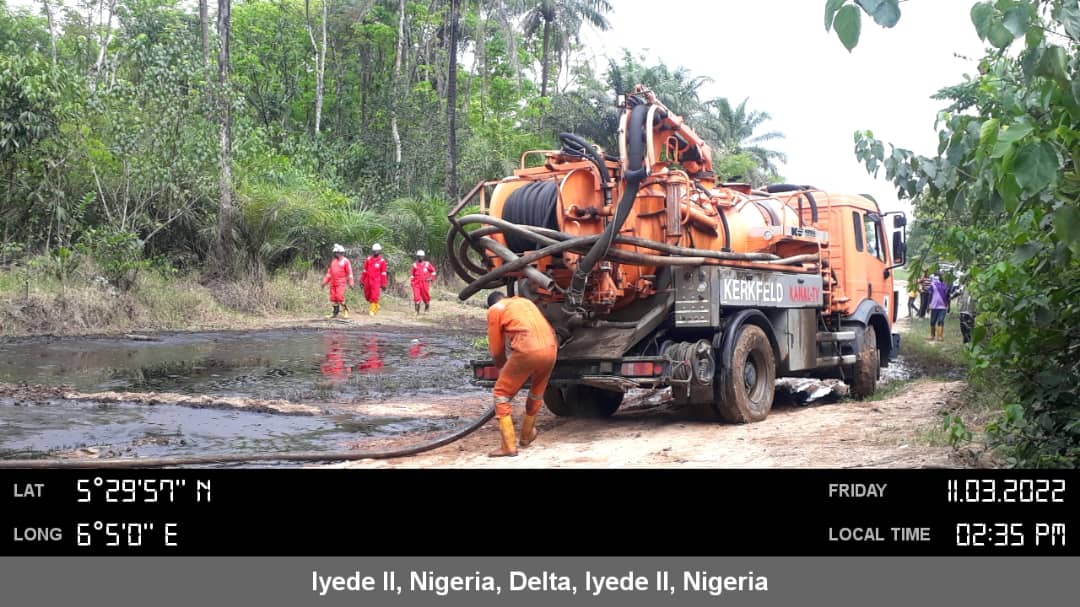 JIV picture (recovery of spilled crude oil)